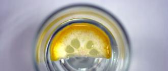 Water with lemon on an empty stomach will replace a lot of medications