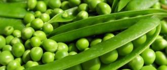 What are the benefits of green peas, how many calories are in them, and what does it contain?