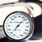 Како брзо да го намалите крвниот притисок дома?