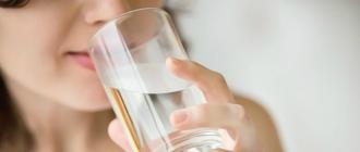 What happens to your body if you drink warm water in the morning on an empty stomach?
